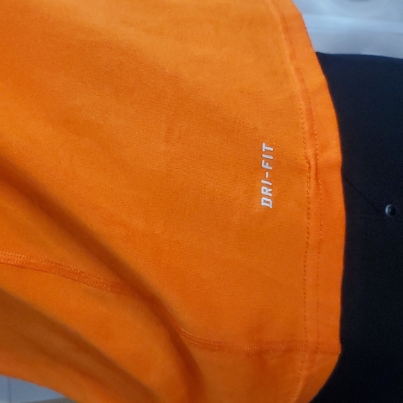 Nike Dri-Fit  Denver Broncos Team Graphic V-Neck Tee Size M - Picture 4 of 7